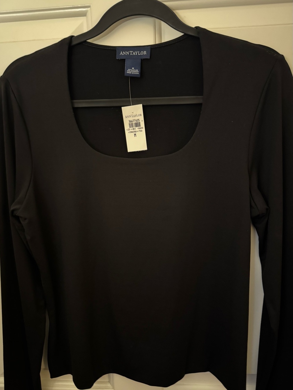 Ann Taylor Black Long Sleeve Scoopneck Top - Classic Slim Fit **NWT**
